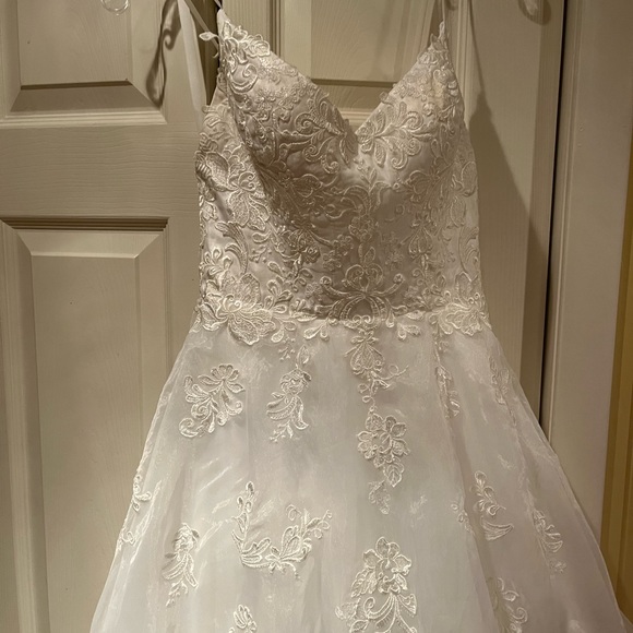 Lis Simon Wedding/Debutant Dress Size 8 - Picture 4 of 8